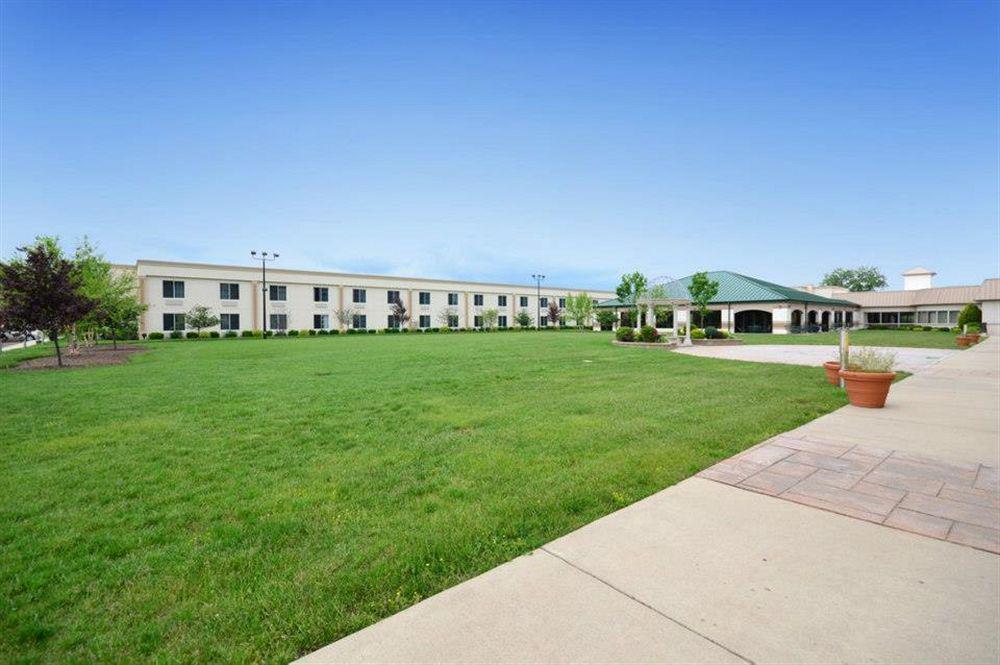 Clarion Inn Elmhurst - Oak Brook Near I-88, I-290, I-294 Eksteriør billede